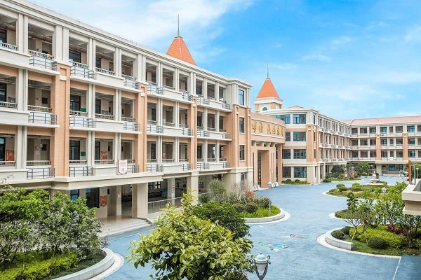 MCM Brick School Wall Covering